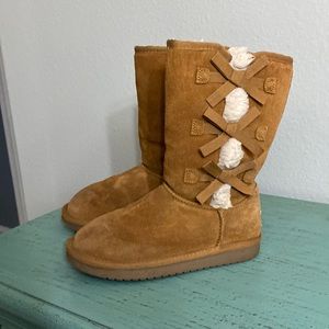 Little girl KOLABURRA UGG boots  SZ 3